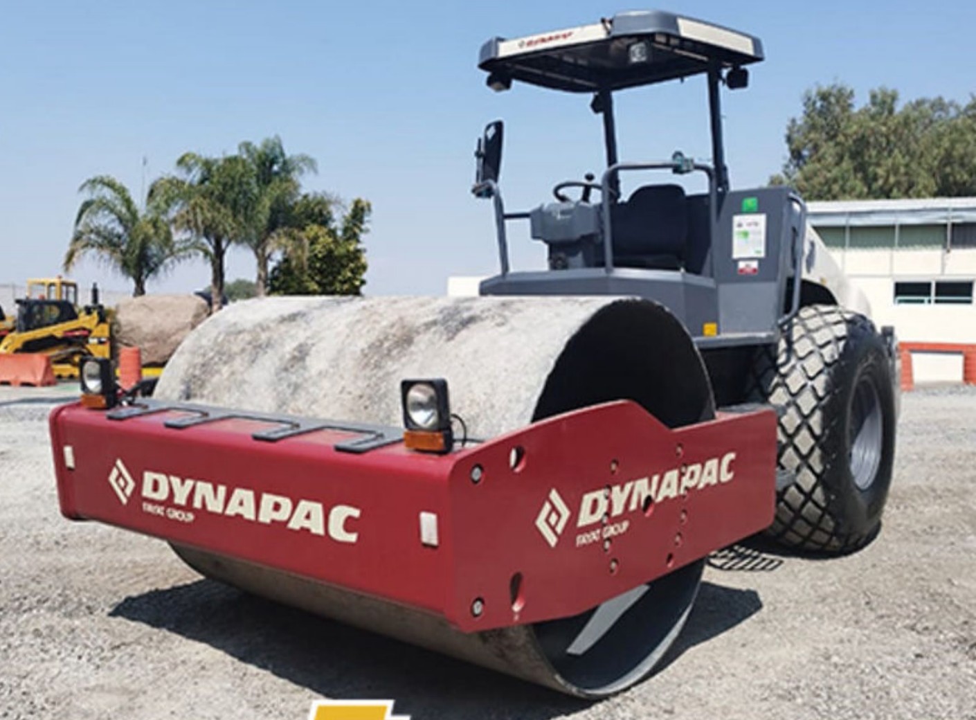 Construcción – vibrocompactador (banner) Vibrocompactador de rodillo liso