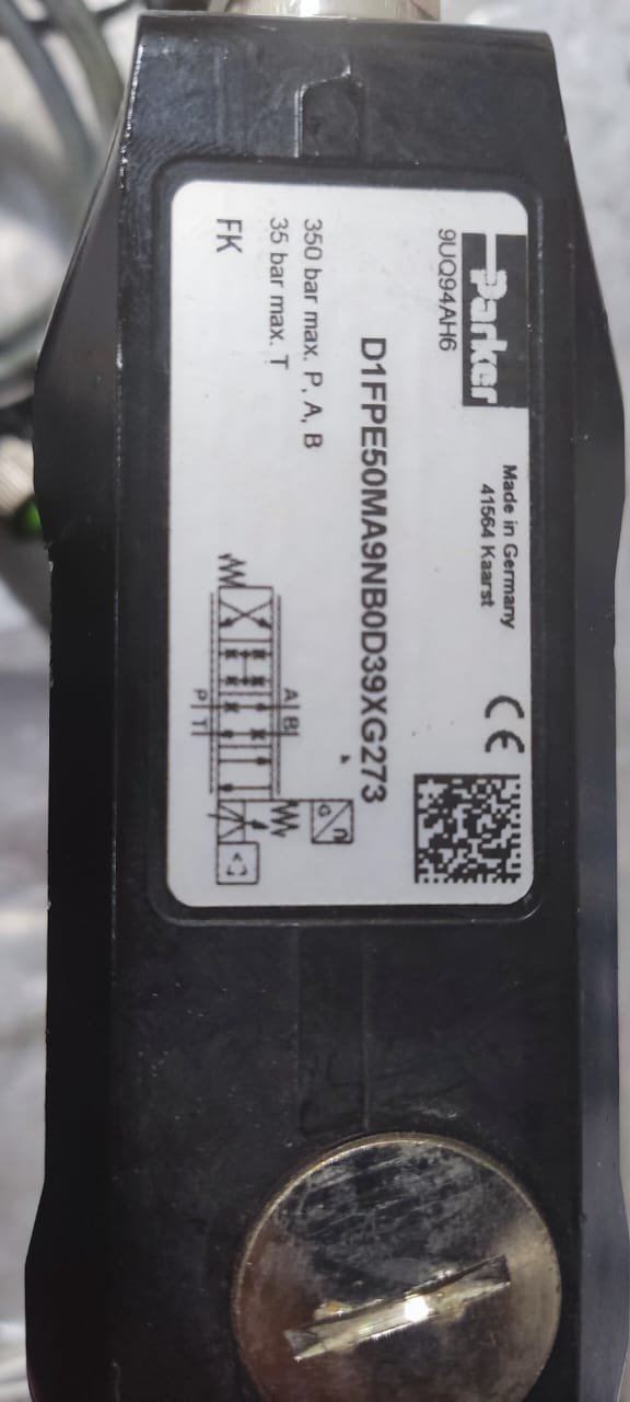 Placa de identificación de un componente hidráulico