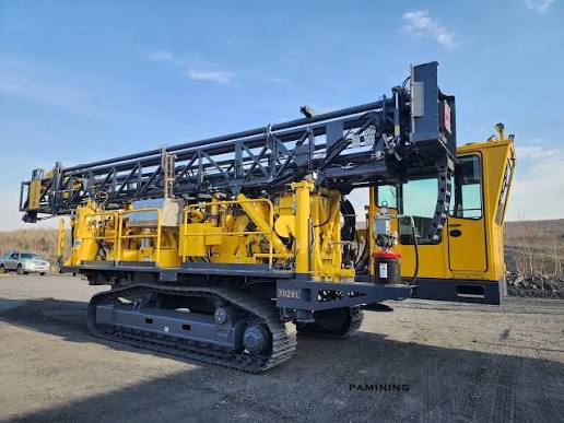 Perforadora sobre orugas con sistema hidráulico para minería